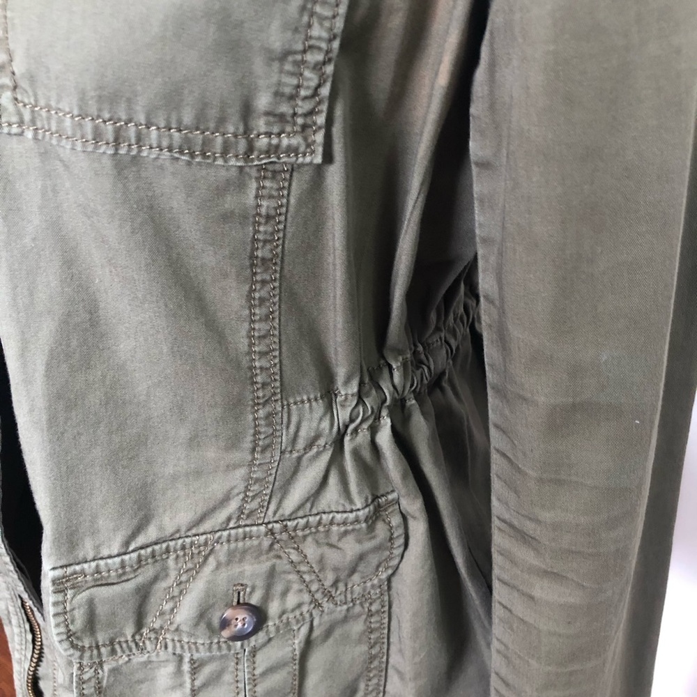 Green Jacket - Picture 4 of 7